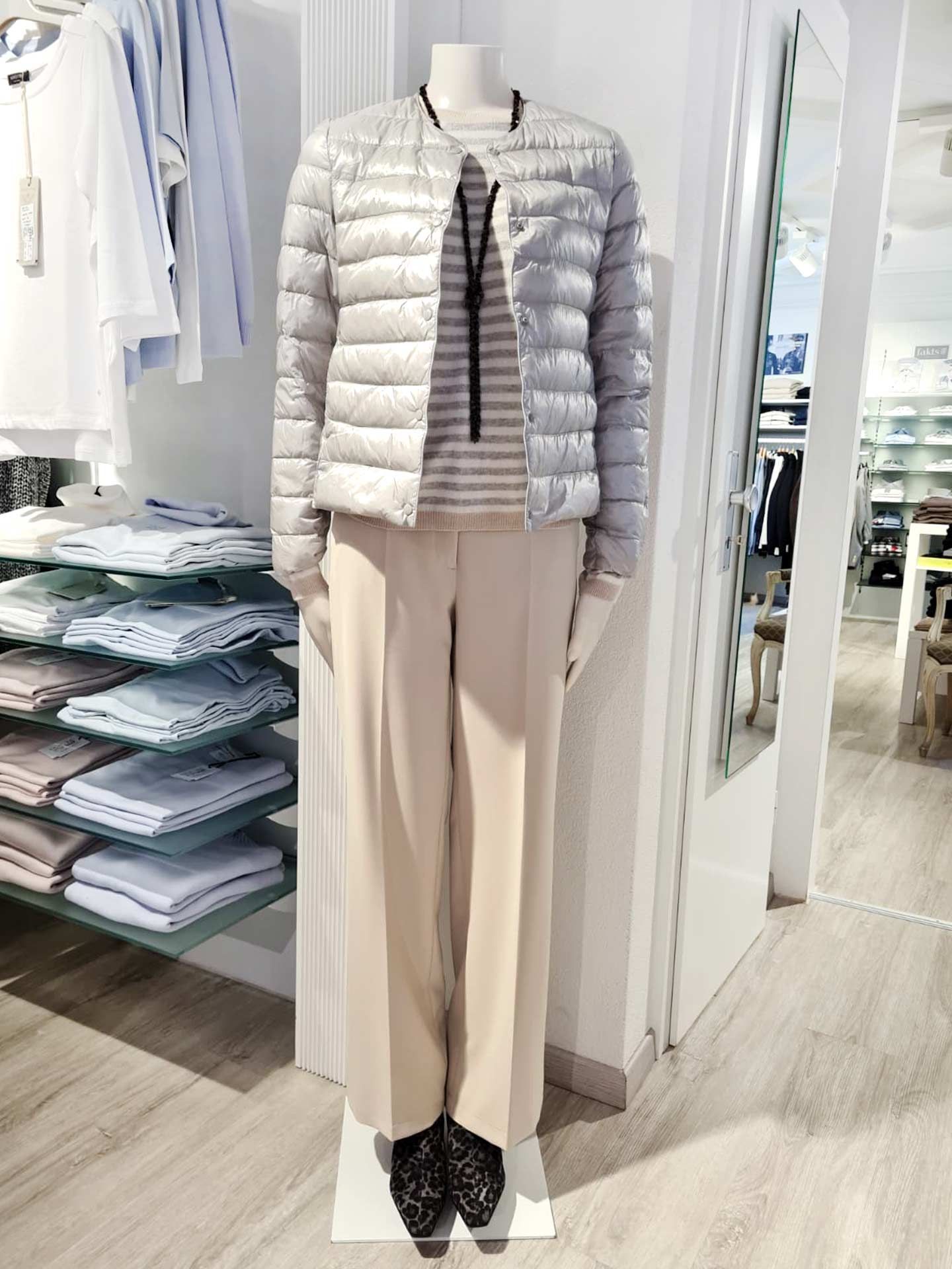 Kuscheliger Lagenlook – Daunenjacke trifft Kaschmir