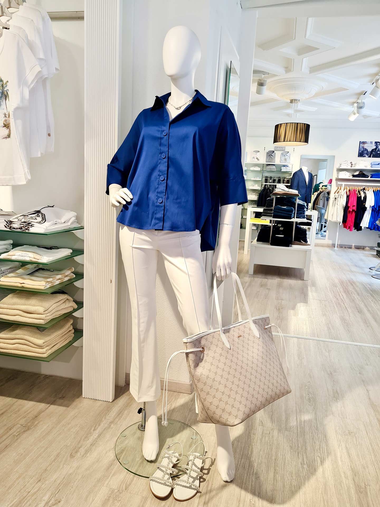 Kühlender Sommerlook von Windsor & Cambio – 2025