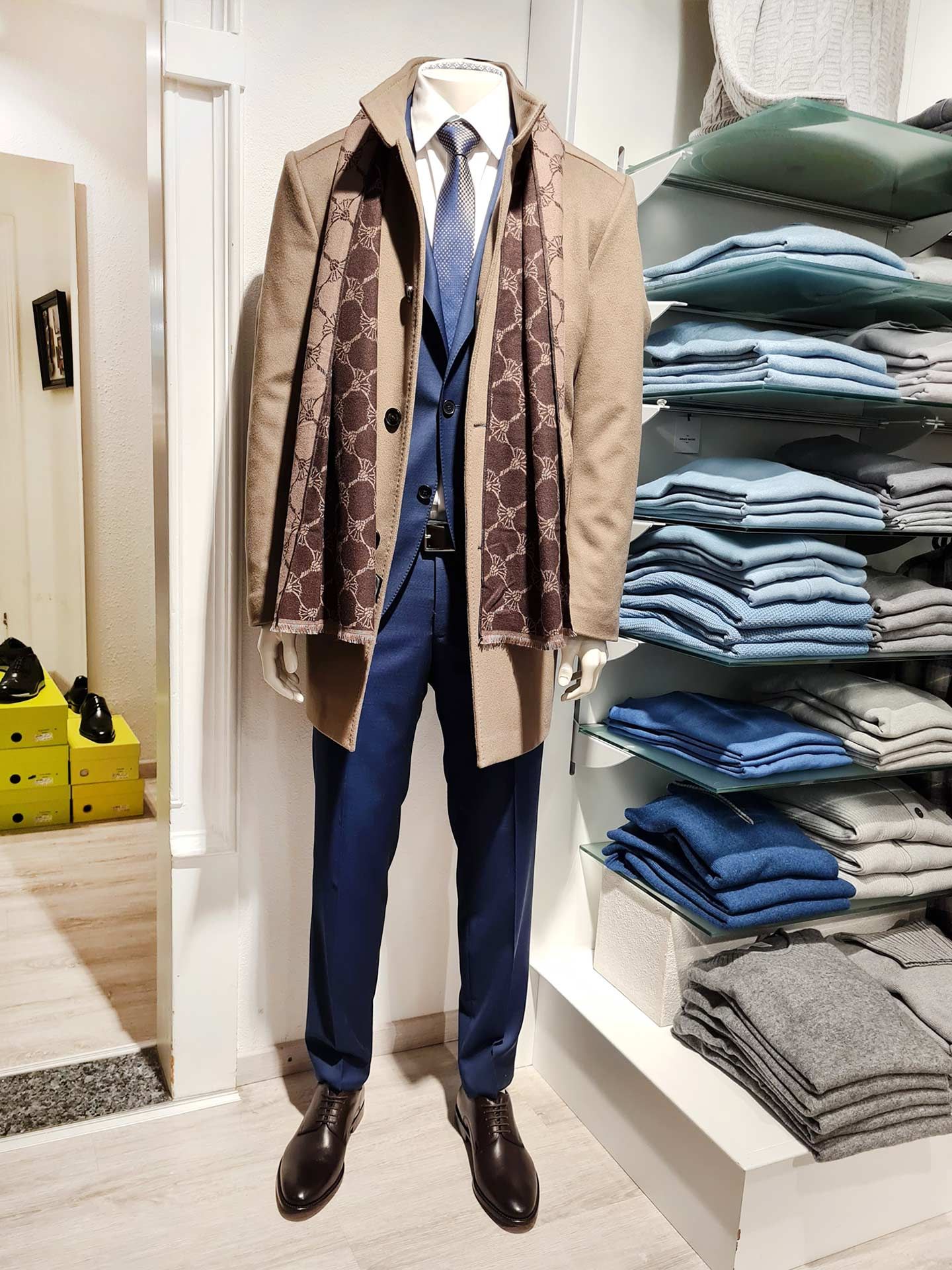 Blau & Camel – stilvoller Winterklassiker von Joop! & Baldessarini